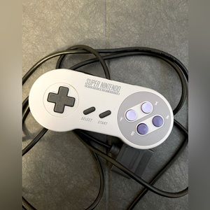 Original 1980’s Super Nintendo (SNES) controller